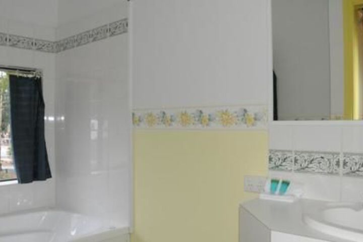 Room 7 of 10