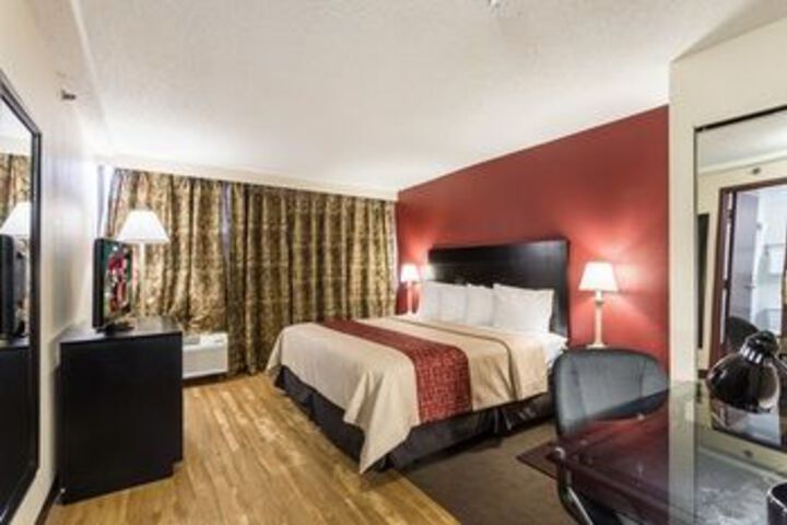 Room 32 of 66