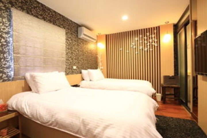 Room 9 of 44