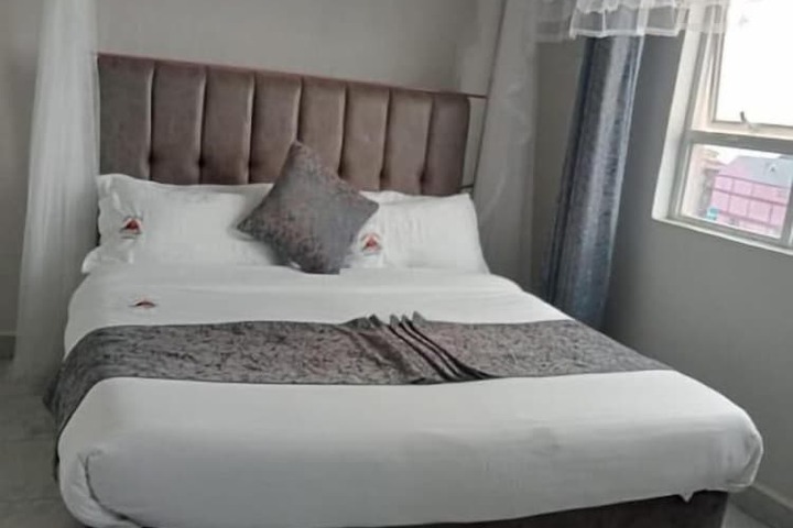 Room 4 of 13