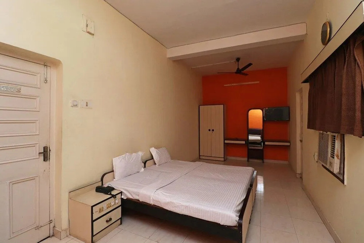 Room 18 of 21