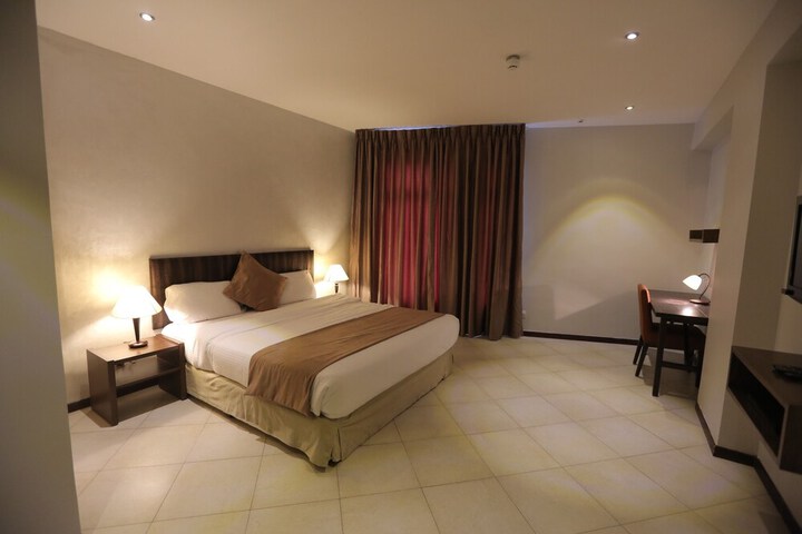 Room 13 of 68