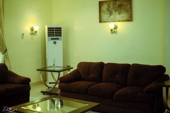 Room 4 of 7