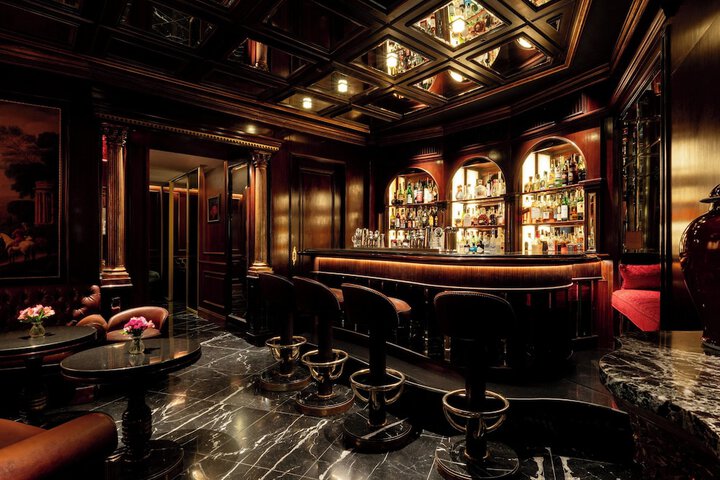Lounge 101 of 114