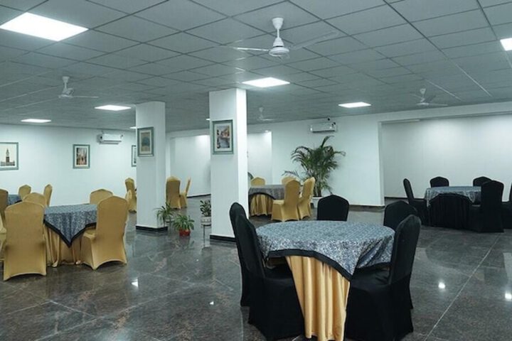 Ballroom/Hall 42 of 73