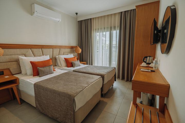 Room 34 of 138
