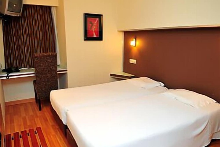 Room 10 of 44
