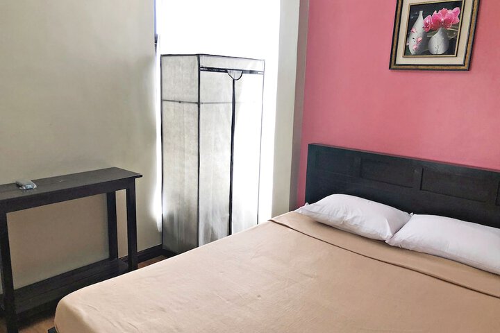Room 10 of 13