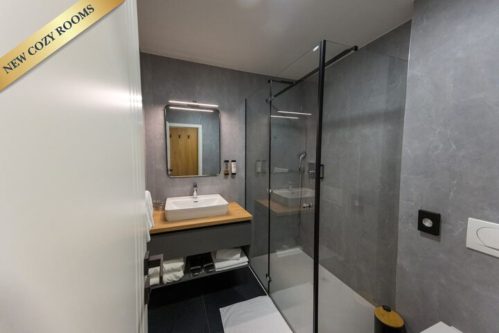 Clean Restrooms