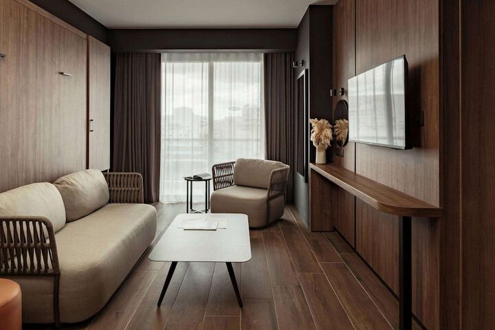 Room 47 of 177