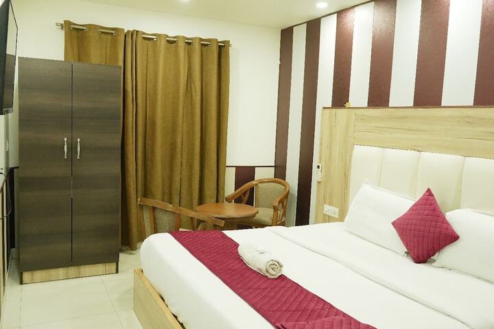 Room 6 of 24