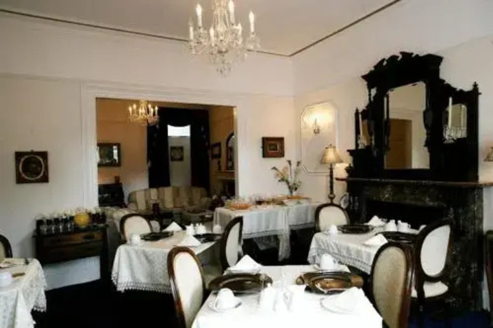 Dining 9 of 9