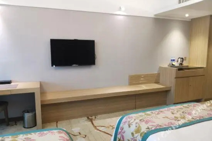 Room 7 of 8