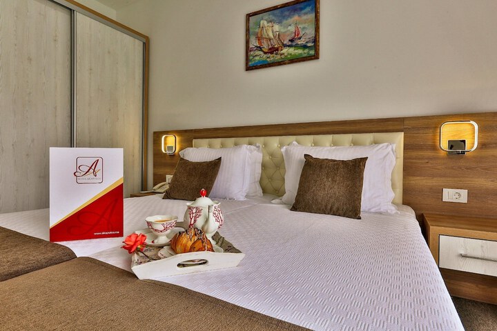 Room 6 of 29