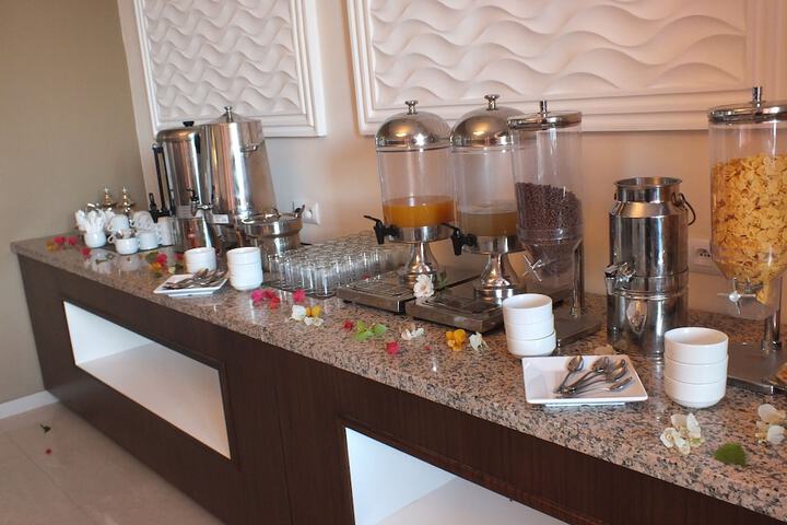Breakfast/Coffee Service 35 of 49