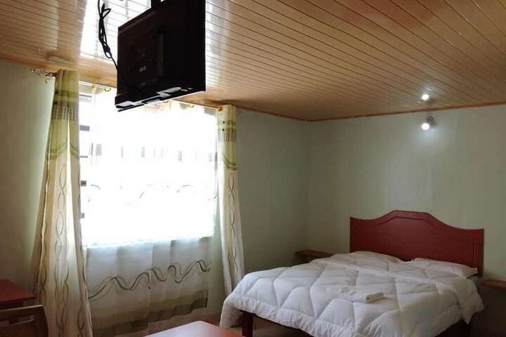 Room 2 of 17