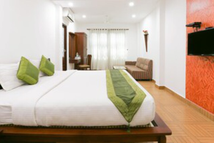 Room 34 of 44