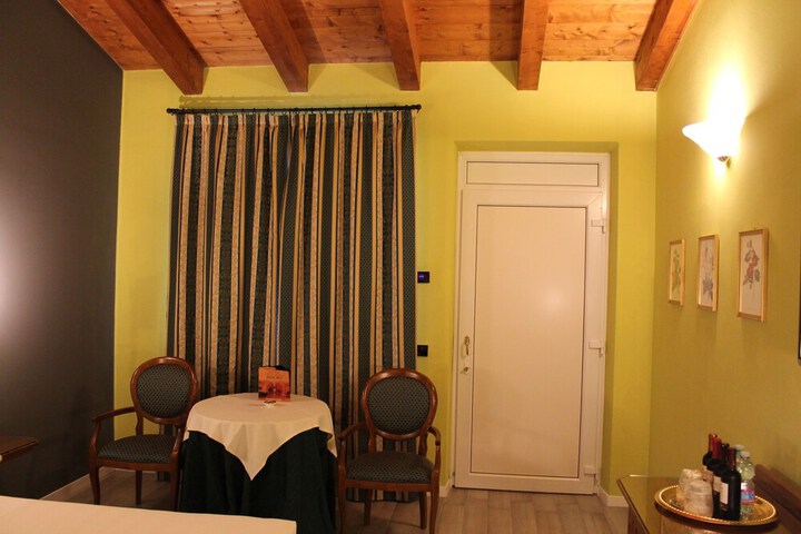 Room 44 of 110
