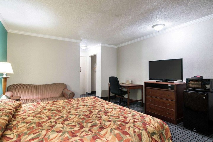 Room 20 of 32