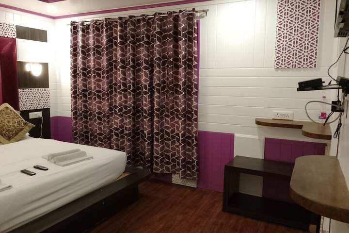 Room 10 of 24