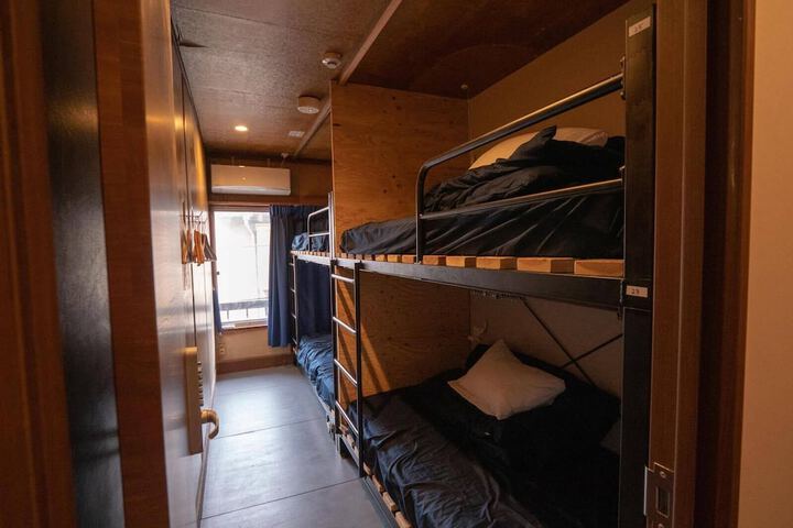 Room 18 of 42