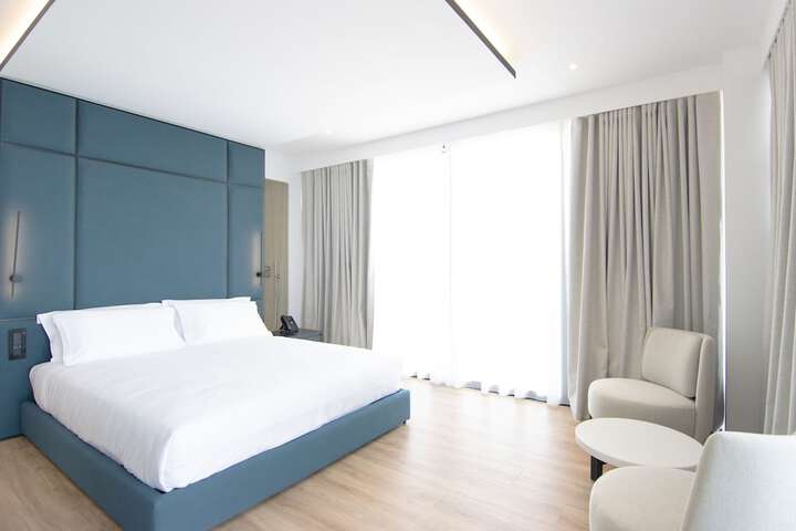 Room 9 of 44