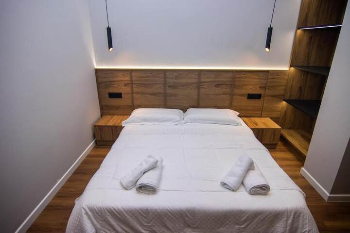 Room 10 of 29