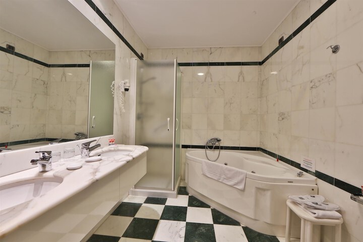 Bathroom Interior Photo
