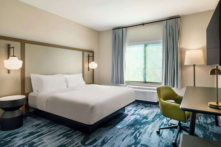 Room 11 of 24
