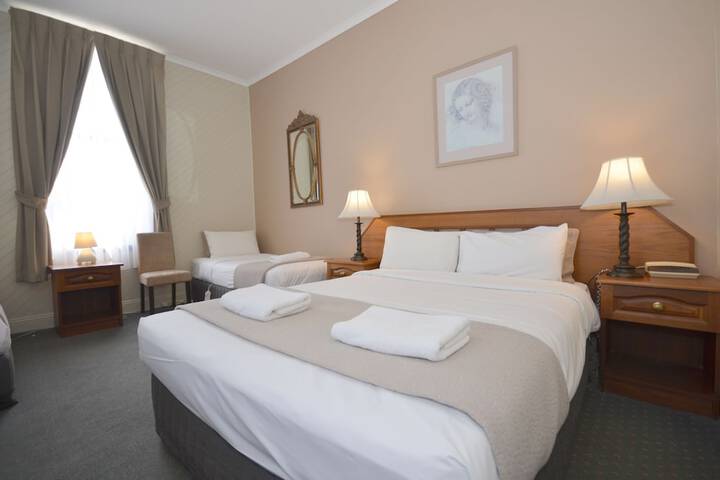 Room 8 of 37