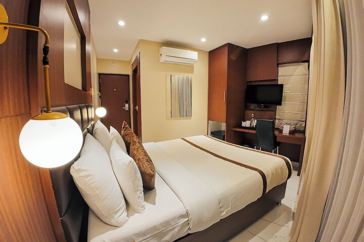 Room 103 of 161