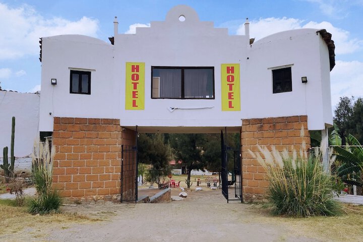 Photo of OYO Hotel Los Pinos Silao