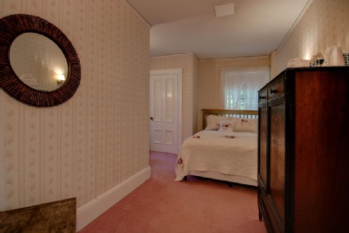 Room 251 of 408