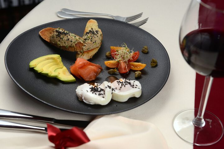 Dining 37 of 54