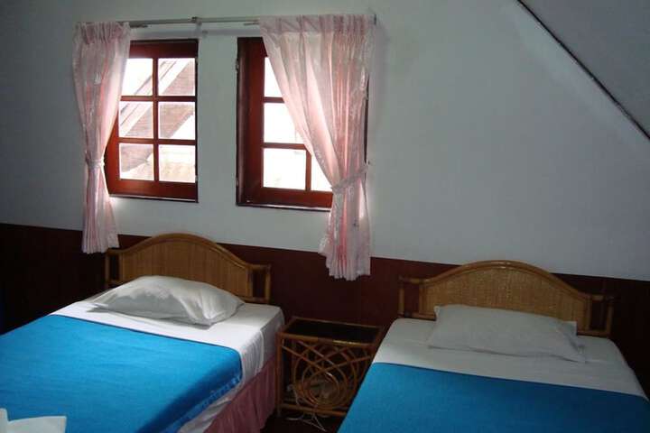 Room 6 of 31