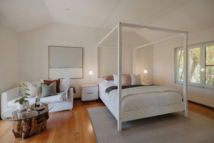 Room 10 of 73