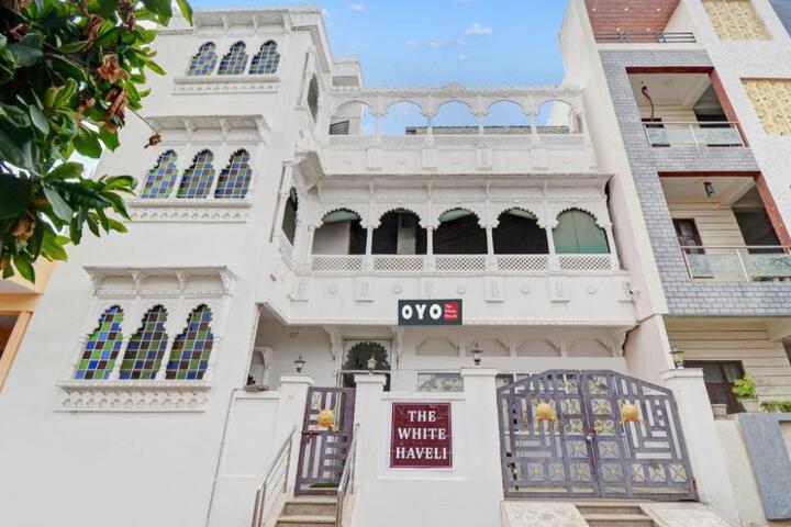 Hotel O The White Haveli
