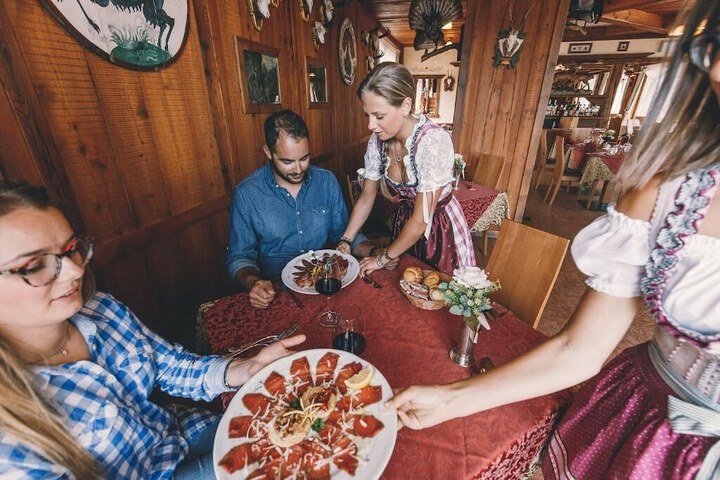 Dining 10 of 25