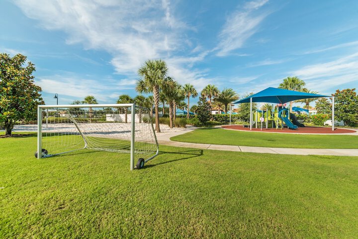 Hotel Exterior 26 of 28