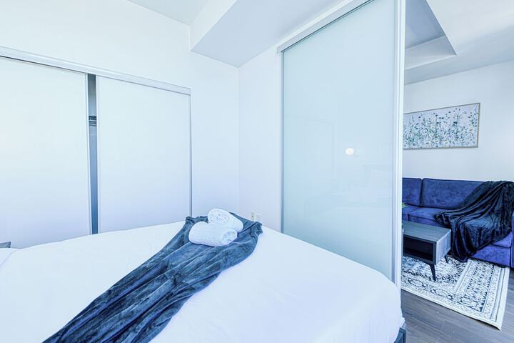 Room 350 of 652