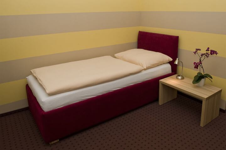 Room 5 of 39