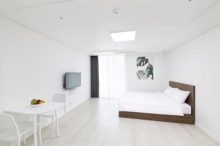 Room 15 of 94