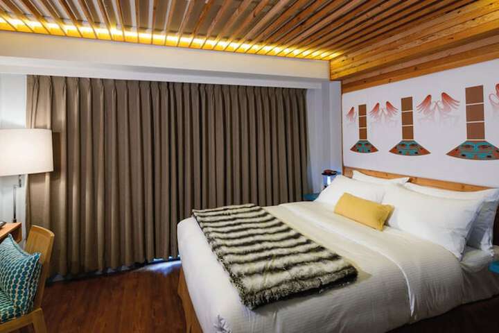 Room 30 of 108