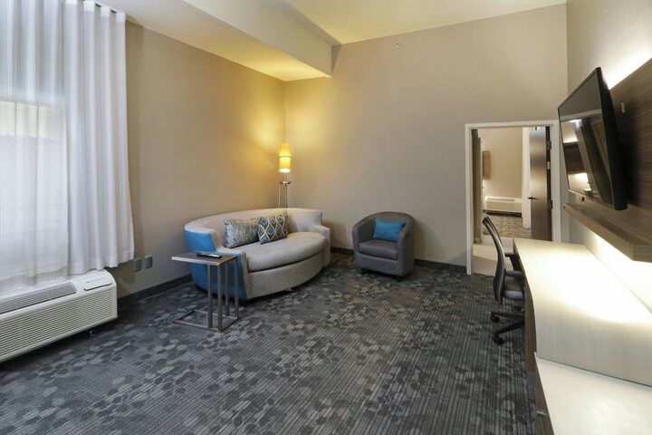 Room 28 of 85