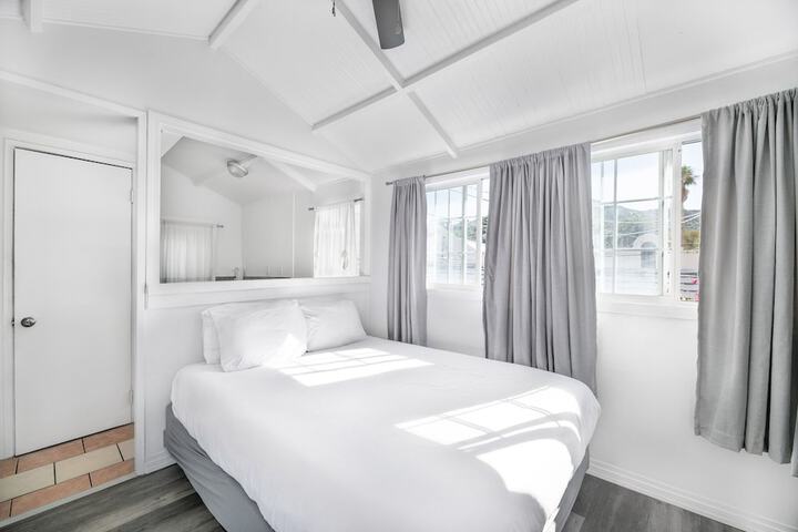 Hermosa Hotel in Avalon, CA