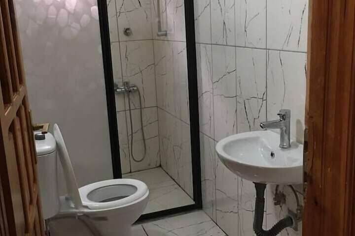 Room 8 of 16
