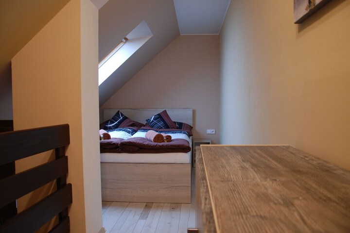 Room 12 of 33