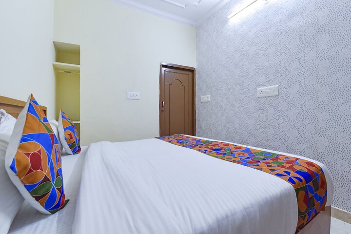 Room 5 of 37