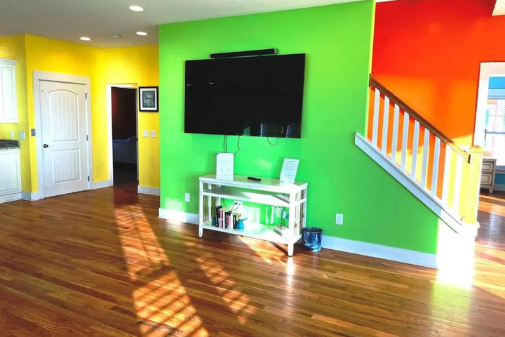 Room 2 of 8