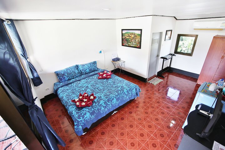Room 27 of 99
